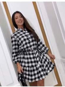 Long-Sleeved Plaid Dress With Buttons. - Negro - Ver 5