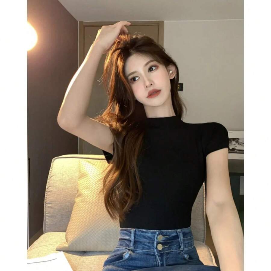 Women's Basic Korean Fashion Crop Top, Fitted Short-Sleeve Round-Neck T-Shirt, Vintage Women's Tee, Harajuku Streetwear Y2k - 黑色 - 查看 1