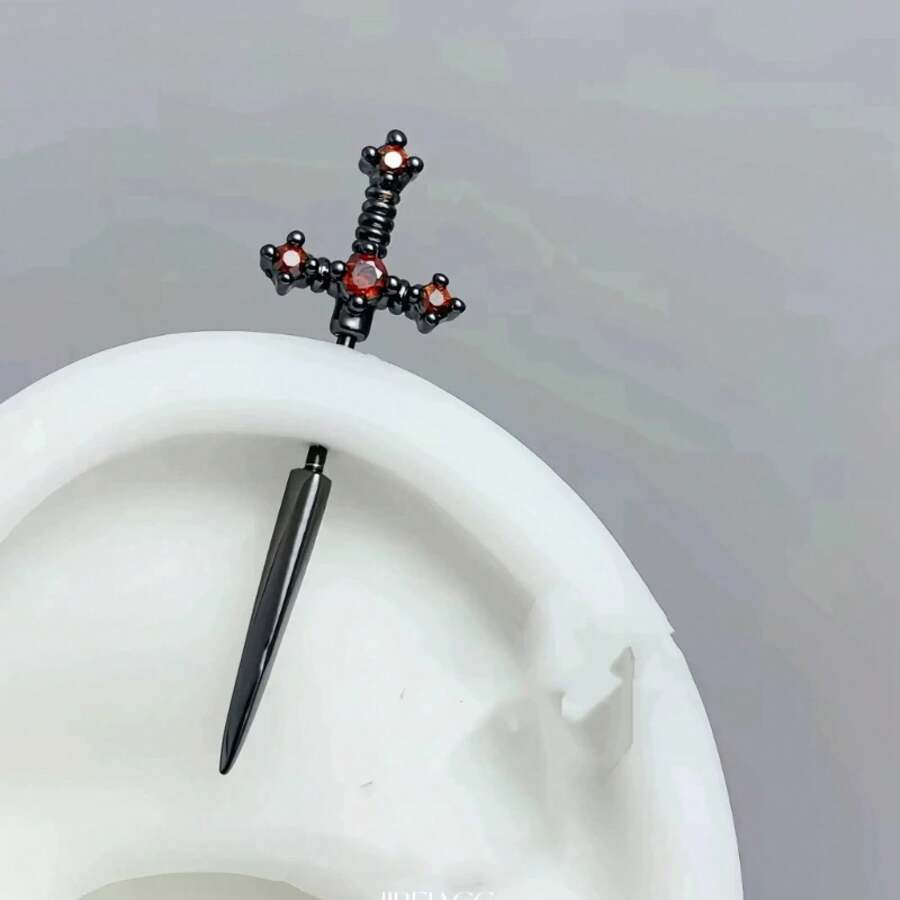 1 Pcs Excalibur Demon Sword Ear Studs, Surgical Steel Wing Helix Conch Ear Piercing Jewelry, Anti-Allergic Cartilage Earring - HY-909 - 查看 1