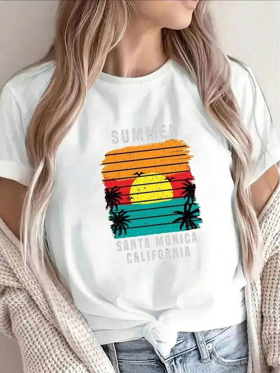Women's Short-Sleeved T-Shirt, Vintage Sunset Design, Printed With The Words Summer Santa Monica, California, Black Background, Nostalgic Beach Style, Suitable For Casual Wear In Warm Weather. - 白色 - 查看 1