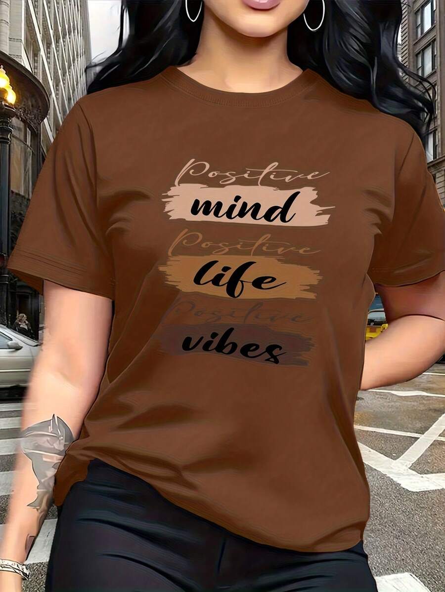 The Letter Prints With Visual Expressions Of Self-Motivation, Such As "Positive Mind," "Positive Life," And "Positive Vibes," Are Modern And Fashionable. This Simple And Versatile Women's Short-Sleeved T-Shirt With A Round Neck Is Suitable For Leisure, Travel, Vacations, And Other Activities. 2CBJ - 棕色 - 查看 1