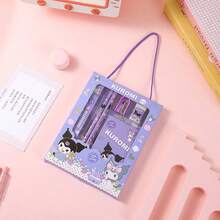 SANRIO 三麗鷗 Hello Kitty 與 Kuromi 卡通風格文具禮品組，包含鉛筆、筆記本、鉛筆削、筆袋、尺、橡皮擦和蠟筆。（禮品盒的款式和顏色可能會因生產批次而有所不同。） - 彩色 - 查看 4