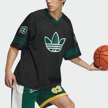 ADIDAS ORIGINALS Men Women Unisex Oversized Mesh Jersey T-Shirt, V-Neck Short Sleeve Tee With Big Trefoil Logo, Number & 3-Stripes Detail For Casual Streetwear And Sports Style - 黑色 - 查看 4