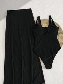 Bonvoyette Conjunto de traje de baño de 2 piezas con un bañador de un solo color con tirantes retorcidos y una falda plisada de gasa para vacaciones de primavera/verano - Negro - Ver 2