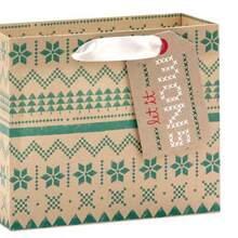 Hallmark - Bolsa de regalo de Navidad con etiquetas de regalo - Kraft caf Blanco Rojo Verde - Ver 7
