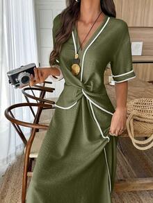 Vestido de manga corta color albaricoque con ribete en contraste negro, para usar en primavera/verano de vacaciones - Verde militar - Ver 6