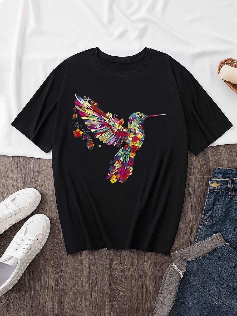Women's T-Shirt: A Casual Women's T-Shirt With A Vibrant Hummingbird Print, Made Of Knit Fabric, Featuring A Round Neck Design, Regular Length, Animal Motif, And Comfortable Enough To Wear All Year Round. - 黑色 - 查看 1