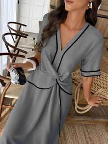 Vestido de manga corta color albaricoque con ribete en contraste negro, para usar en primavera/verano de vacaciones - Celeste - Ver 11