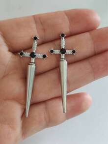 Boucles d'oreilles épée de style gothique, boucles d'oreilles cristal rétro, boucles d'oreilles en forme d'épée unisexes, décoration pour les fêtes, les festivals et les galas - Argent - Voir 8