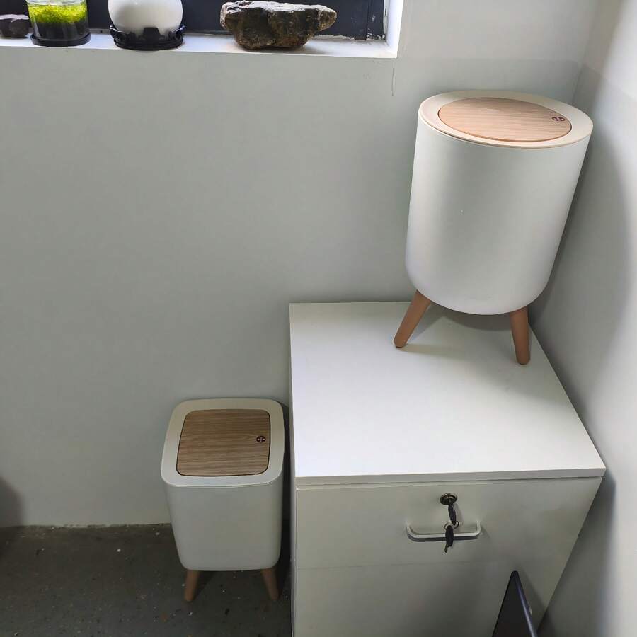 1 Pc 67.63 Oz/1.85 Gallon/2.64 Gallon Simple Trash Can, Fashionable Foot White Garbage Can, Paper Basket, Desktop Trash Can With Lid, For Living Room, Bedroom, Kitchen, Bathroom, Office