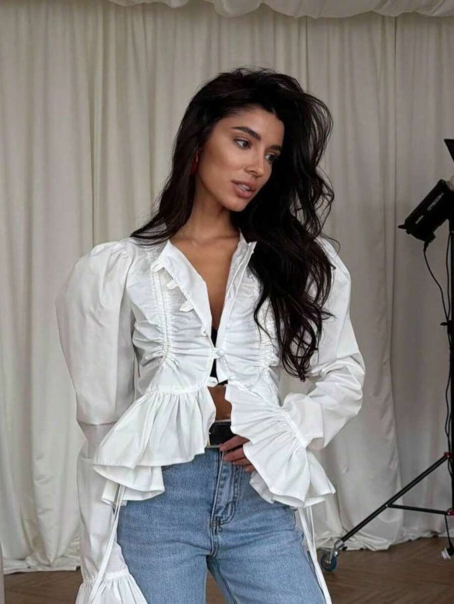 Blusa primavera 2026 con pliegues, mangas acampanadas y volantes irregulares, diseño exclusivo elegante - Blanco - Ver 1