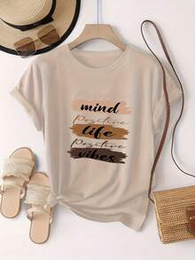 The Letter Prints With Visual Expressions Of Self-Motivation, Such As "Positive Mind," "Positive Life," And "Positive Vibes," Are Modern And Fashionable. This Simple And Versatile Women's Short-Sleeved T-Shirt With A Round Neck Is Suitable For Leisure, Travel, Vacations, And Other Activities. 2CBJ - 杏色 - 查看 4