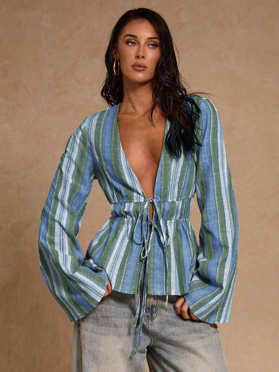 Glamour Camisa ligera y elegante con rayas de color, cuello en V, mangas acampanadas y decoración de lazo con cordón, adecuada para usar en primavera, verano y otoño - Azul - Ver 1