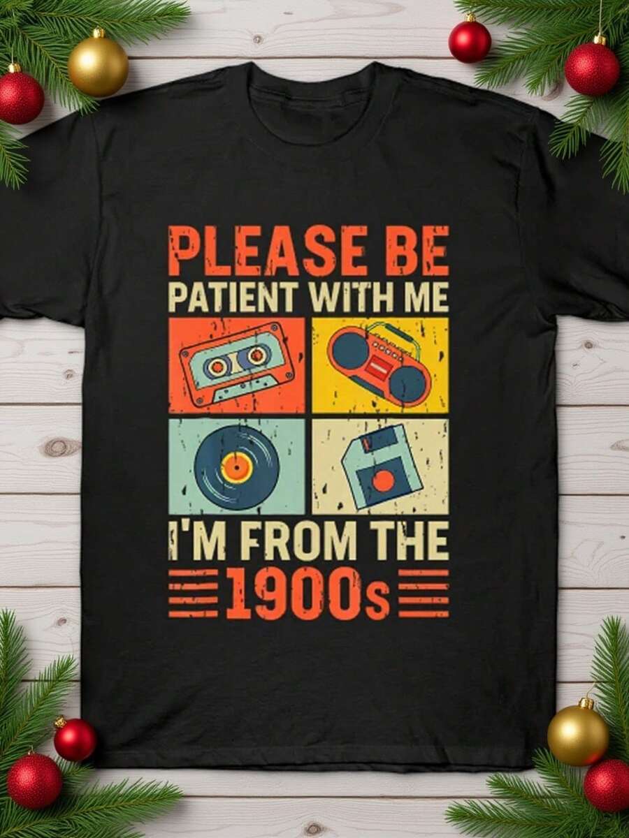 Gentlemen, Please Bear With Me. I Hail From The Year 1900 With Fun Vintage Graphic Designs, Short Sleeves, Made Of [Material], Machine Washable, Casual Style, Perfect For Leisure Wear | Fun Design | Vintage Aesthetic - 黑色 - 查看 1