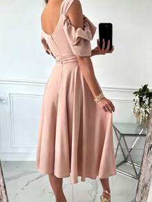 Vestido midi elegante de línea A con diseño de volantes asimétricos en el bajo, cuello en V para mujer - Esencial para damas de honor, unicolor elegante con pliegues cruzados asimétricos/asimétricos para verano - Rosado Sandía - Ver 3