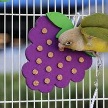 1 pièce Jouet à mâcher en forme de fruit pour perroquet, accessoire de fourragement suspendu en bois doux et feutre, ornement éducatif anti-ennui pour perruches et conures, décoration de cage - Voir 4