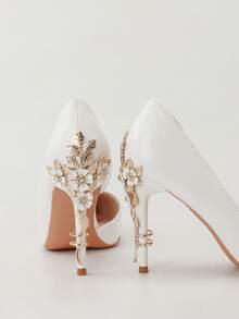 Zapatos de mujer estilo europeo y americano de lujo y sexys, tacón de aguja con flor de metal, diseño hueco lateral, tacón alto, zapatos de boda con punta fina, tacón súper alto, tacones elegantes para damas, zapatos elegantes de mujer, tacón alto cerrado, tacones slip-on, zapatos elegantes para damas - Blanco - Ver 3