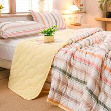 Lightweight Summer Quilt, Air Conditioning Quilt, Cooling Blanket, Single/Double Bed, Breathable Summer Comforter, Suitable For Camping & Hiking, Perfect Gift For Back To School Season, No Pillow Case Or Inner Included - Coral Pink - View 3