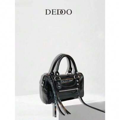 Bolso de cuero Boston estilo vintage de motocicleta punk con tachuelas y efecto craquelado, convertible para llevar en mano o al hombro, ideal para ir al trabajo y explorar la ciudad
