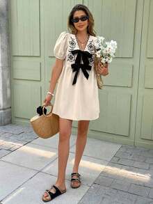 Vestido corto casual de vacaciones para mujer con rayas, bordado hueco y cordones - Albaricoque - Ver 6