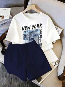 Local Store, A Women's Short-Sleeve Tee With A Retro American Style, Relaxed Fit, And Printed Design (Pants Are For Styling Suggestions Only). This Simple Yet Stylish Piece Features A Tropical-Themed Printed Letter Pattern, Making It A Must-Have For Creating A Laid-Back Holiday Look, Perfect For Occasions Like Labor Day And Mexican Independence Day. - 白色 - 查看 8