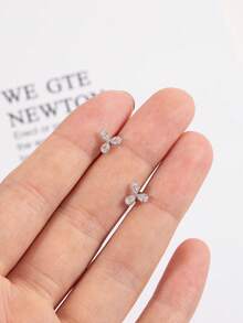 Accesorios para perforación del Body humano - Flor pequeña de plata S925 con incrustación de diamante, perno nasal de rosca con parte superior plana y perno para el hueso nasal - soltero - Ver 4
