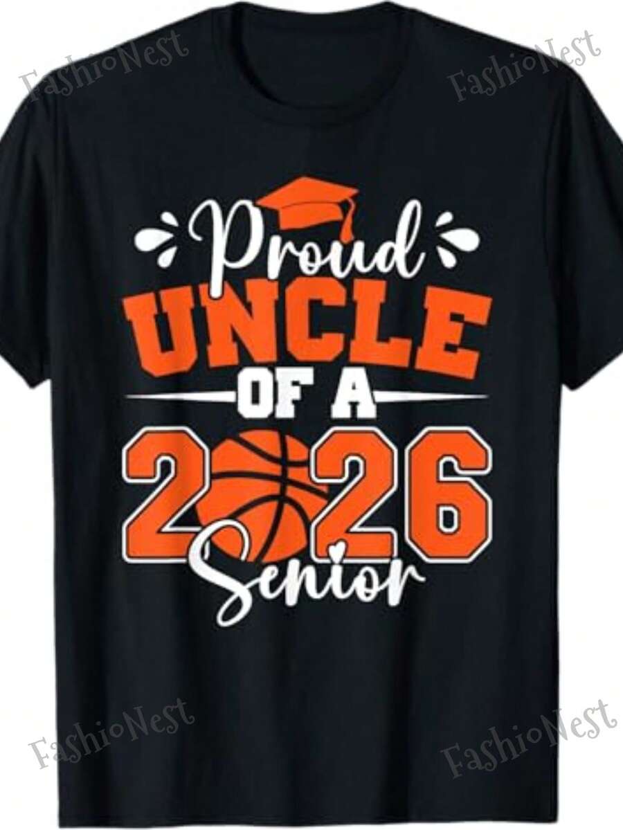 Camiseta para Familiares de Graduados Clase 2026 - Camiseta para Tío/Hermano Orgulloso de un Graduado de 2026 - 100% Algodón, Corte Cómodo, Cuello Redondo, Manga Corta - Tallas Unisex para Hombres y Mujeres - Ropa para Celebración de Graduación 2026 - Blanco - Ver 1
