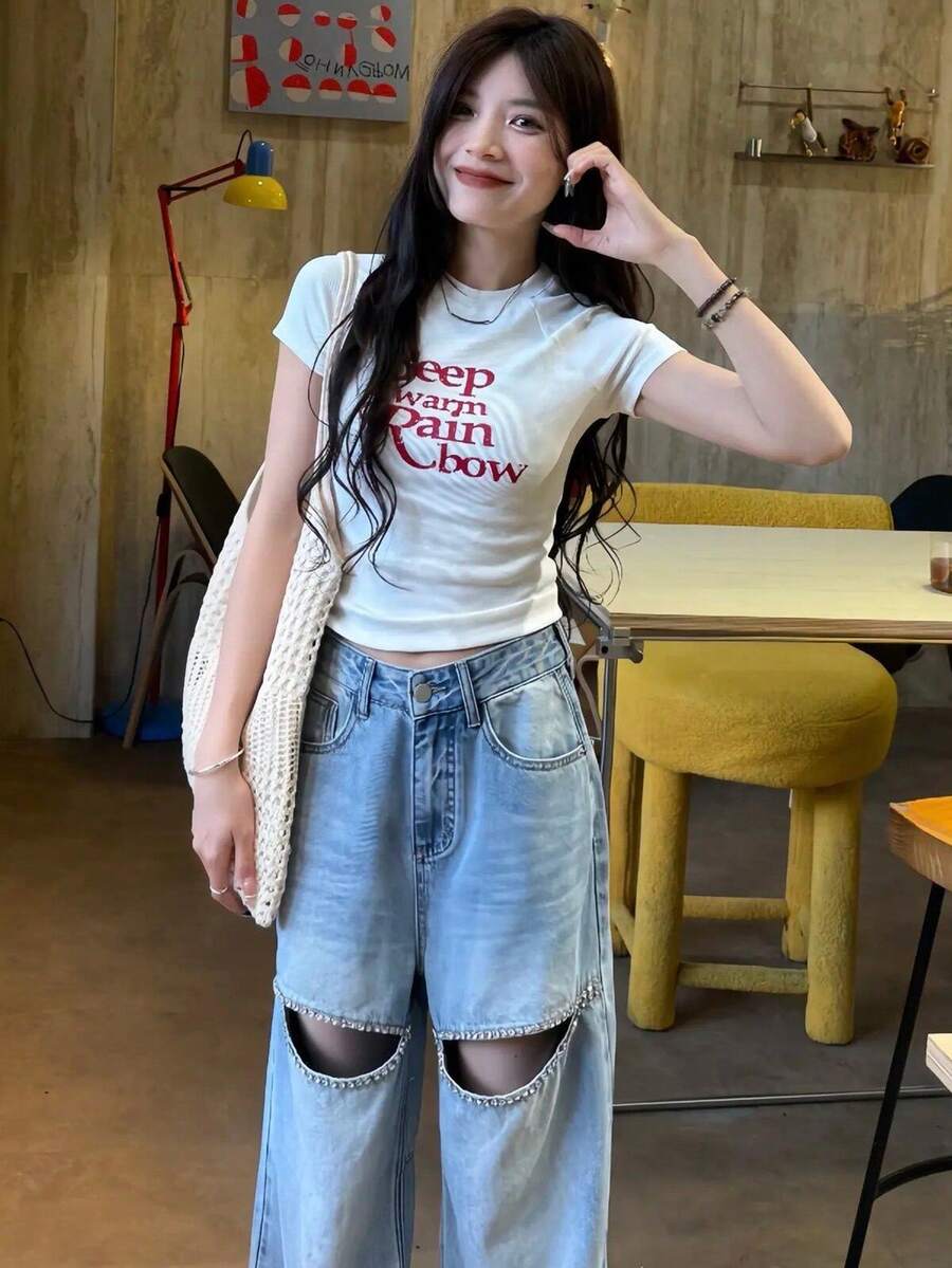 Y6Y 2026 夏季新款白色圓領女款上衣,美式復古紅字印花設計,休閒極簡優雅短版T恤 - 白色 - 查看 1