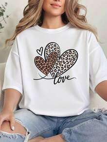 Intertwined Hearts With A Leopard Print Symbolize Wild Love, Sincere Connection, And Lasting Trust. A Modern, Comfortable, Casual Women's T-Shirt For Everyday Wear. - 白色 - 查看 8