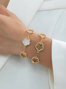 Set Gelang Anak Perempuan Mewah, Elegan, Bertema Keberuntungan, Manis, dan Berbentuk Daun Semanggi dengan Hiasan Berlian Imitasi, Warna Cokelat & Putih Campuran, Dapat Ditumpuk/Serbaguna - MultiWarna - View 2