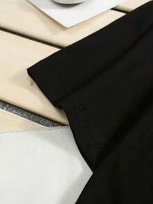 Camiseta masculina casual e moderna de manga curta com gola redonda, 100% poliéster, estampa, modelagem solta, ideal para primavera e verão. - Preto - Ver 3