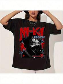 Camiseta Retro Niki de Enhypen - Camiseta Gráfica Negra con Diseño Rojo y Azul, Texto "M-KI" y Motivos de Estrellas - Perfecta para los Fans de las Gira de Desire, Walk The Line y Fate Plus del Grupo, Merchandising para Fans |   Camisa con motivo de estrella |   Ajuste Cómodo, Mercancía Enhypen - Negro - Ver 1