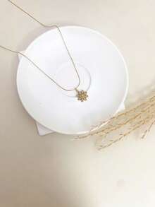 1 buah Kalung Choker Rantai Bunga Mawar Cantik dan Lembut dari Baja Tahan Karat, Tahan Pudar, Cocok untuk Pemakaian Sehari-hari Wanita - Penuh dengan berlian emas - View 3
