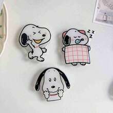 SNOOPY 1件 2026新款氣囊手機支架！創意實用，可愛吸睛小狗手機架，穩定支撐手機。適合送給朋友與家人的小禮物、小獎品（隨機款式） - 彩色 - 查看 2