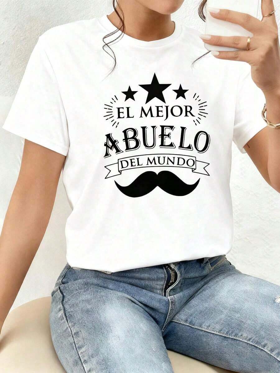 100% Cotton. The Print Features The Phrase "World's Best Grandpa" With Bright Stars Symbolizing Gratitude And Family Love, Celebrating Grandfathers With A Fun And Affectionate Touch. Women's 100% Cotton T-Shirt, Casual, Comfortable, And Perfect For A Gift. New Summer Women's T-Shirt, Casual And Comfortable Crew Neck Top - 白色的 - 查看 1