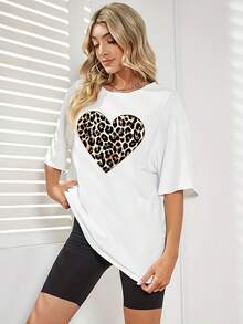 Talla Grande - Talla Grande - Camiseta de Manga Corta con Estampado de Leopardo y Corazón, Cuello Redondo - Negro - Ver 1
