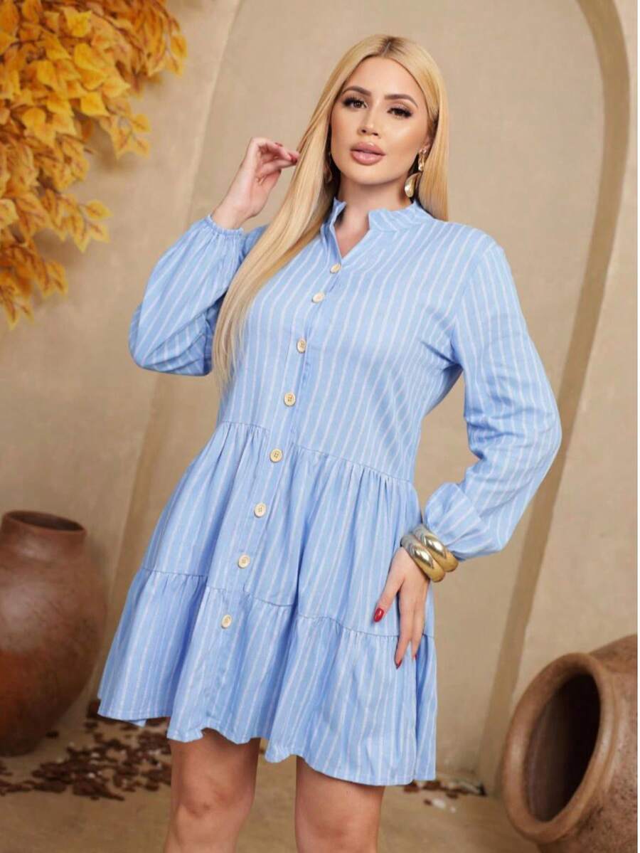 Women's Striped Shirt Dress, Midi Style, Casual, Elegant, Evangelical Fashion, Conservative Woman, Button Details, Front, Ruffle Layer, Comfortable, Flowing Fit. A Delicate, Feminine And Stylish Dress For Women Who Value Comfort And Sophistication In Their Daily Lives. - 淺色水洗藍 - 查看 1