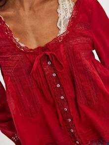 Women's Lace Trim Long Sleeve Blouse Scoop Neck Tie Front Pleated Sheer Flowy Peasant Top Victorian-Inspired Cropped Shirt with Bell Cuffs for Boho Cottagecore Styling Layering  Everyday Feminine Outfits - Rojo - Ver 3