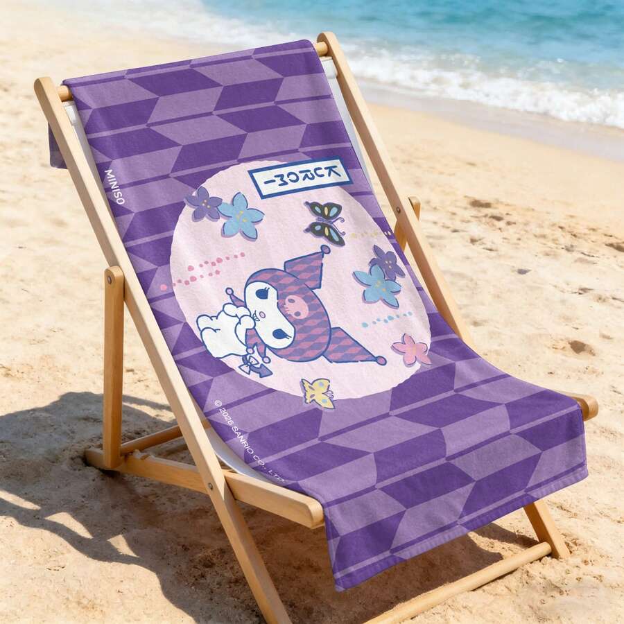 Handuk Pantai Bergambar Kuromi Lucu dari Sanrio, Kain Lembut dan Menyerap Air, Sempurna untuk Kolam Renang, Pantai, dan Perjalanan - A - View 1