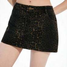Nana's Women's Clothing Store Aveloria GENKIRA Nueva mini falda de mezclilla con estampado de leopardo desgastado, estilo sexy "mala chica" de moda europea y americana, para verano - Multicolor - Ver 1