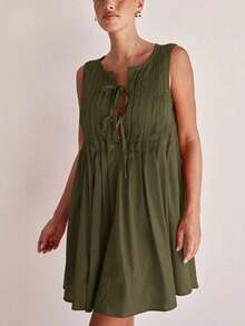 Vestido corto casual sin mangas de mujer con pliegues y amarres delanteros en unicolor - Verde militar - Ver 7