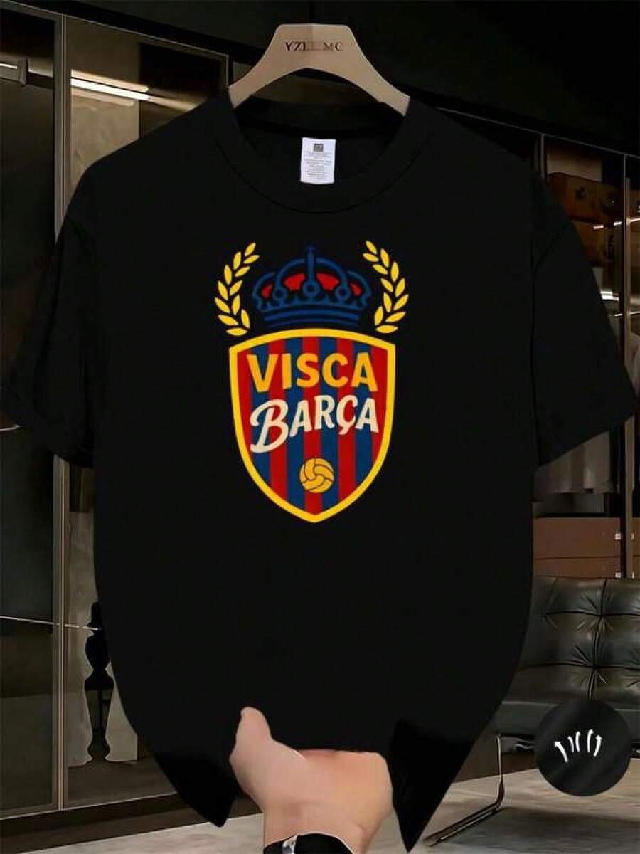 Camiseta Ligera Conmemorativa de la Copa Mundial 2026 para Hombre - Estampado de Patrón de Fútbol - Diseño Casual de Cuello Redondo - Adecuada para Entrenamiento y Uso al Aire Libre - Ropa para Fanáticos del Evento 2026 - Lavable a Máquina - Ideal para Entusiastas del Deporte y Uso Diario - 100% Algodón - Unisex - Negro - Ver 1
