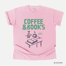 2026 Kaffe och böcker T-shirt: Unisex-skjorta dam sommartopp - Vitt - Visa 4