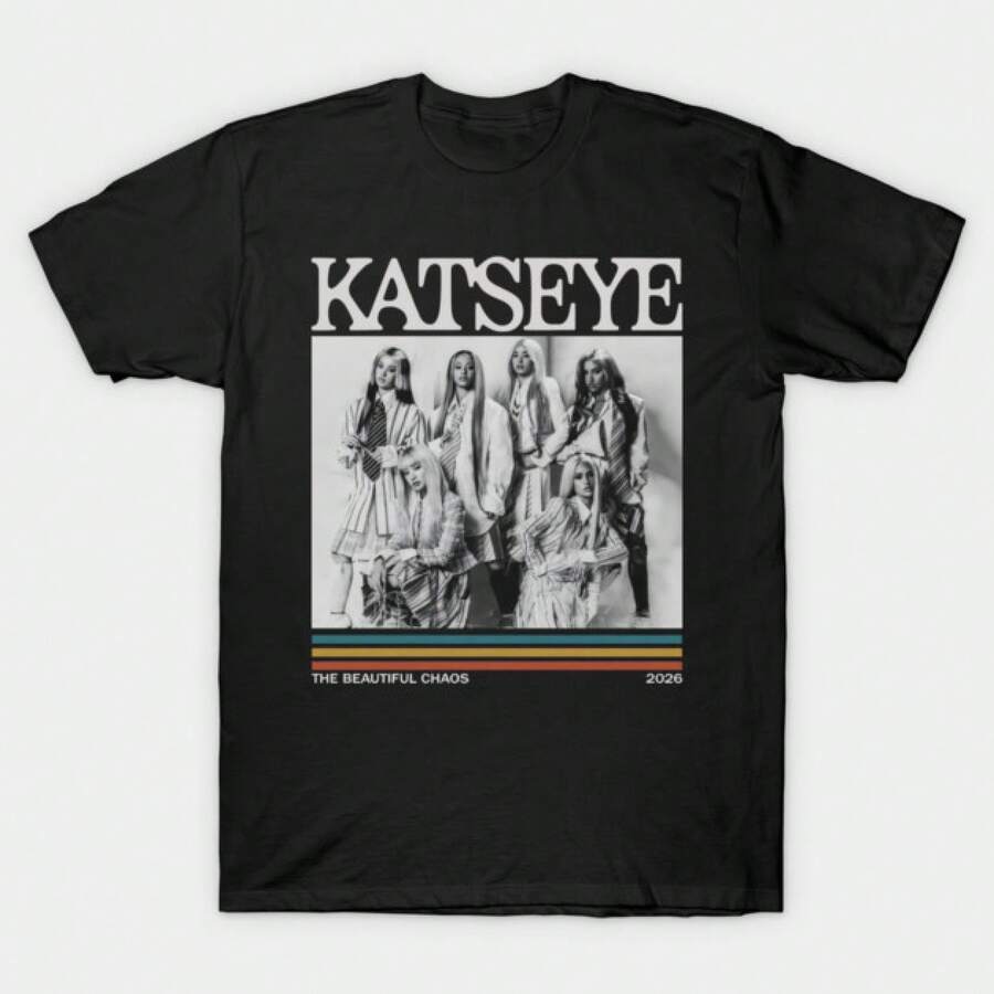Energisk och trendig tryckt T-shirt med ett fräscht färgschema för en ungdomlig och moderiktig look. Streetwear T-shirts, sommarblusar för kvinnor, sweatshirts för kvinnor, kortärmade T-shirts för kvinnor, strandkläder för kvinnor, damkläder. - Svart - Visa 1