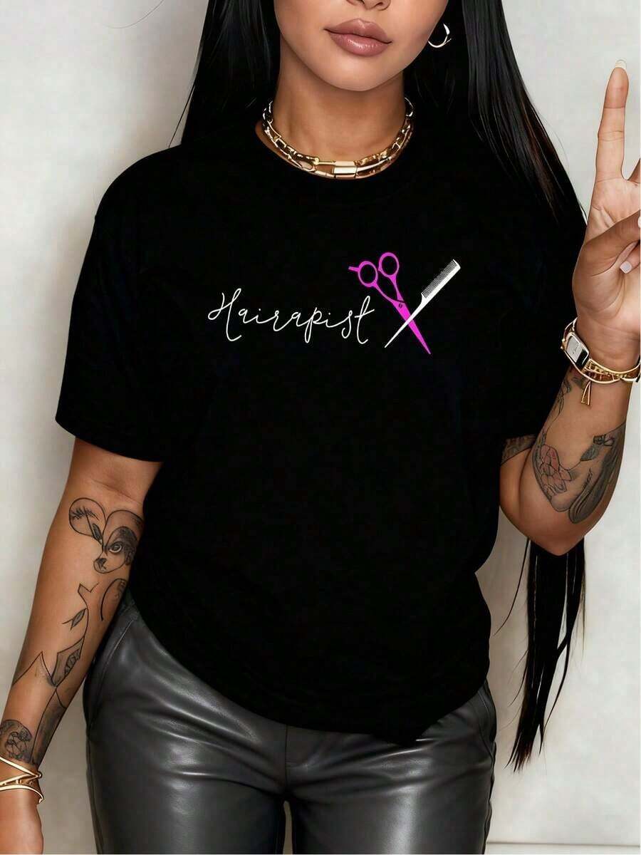 Scissors And Comb Symbolize Beauty Creating Harmony. Women's T-Shirt, 100% Cotton, A Garment That Celebrates The Art Of Styling And Personal Care, A Tribute To Feminine Elegance. - 黑色 - 查看 1