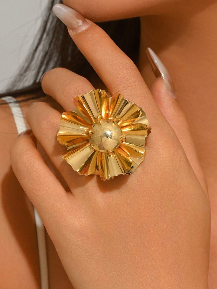 1pc Elegant 3D Floral Earrings For Women - Yellow Gold - View 1