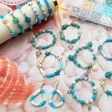 937 piezas Kit de fabricación de joyas con cuentas de temática oceánica que incluye encantos de conchas, estrellas de mar y tortugas para hacer pulseras y collares de playa - A - Ver 5