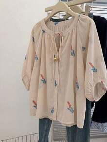 Blusa de gasa con estampado floral de verano para mamá, diseño con cuello de corbata y botones delanteros, adecuada para vacaciones, uso diario y reuniones familiares - Beis - Ver 5