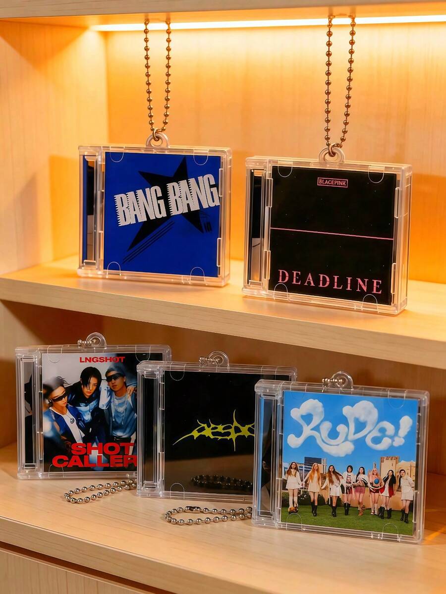 Hasbro APPLE MUSIC 熱門 K-POP 迷你唱片吊飾 NFC 盒 AESPA <WDA><LEMONADE> <ARIRANG> KATSEYE <PINKY UP> BABY MONSTER <CHOOOM> BLACK PINK <DEADLINE> <BANG BANG> Hearts2Hearts <RUDE!> COR/TIS <GREEN GREEN> <CELEBRATION> 迷你 CD 盒 NFC 盒 粉絲支持 DIY 周邊紀念專輯