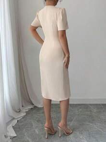 Vestido elegante de mujer de unicolor, cuello redondo, manga corta abullonada y hombros recortados - amarillo ganso - Ver 2
